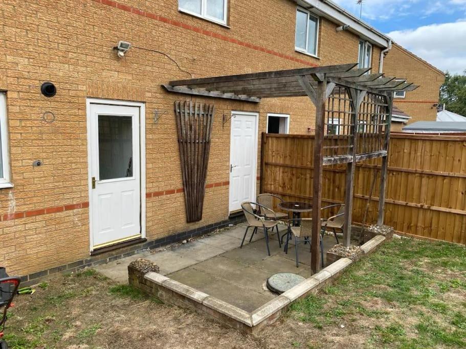 Charming Home In Wellingborough Exterior foto